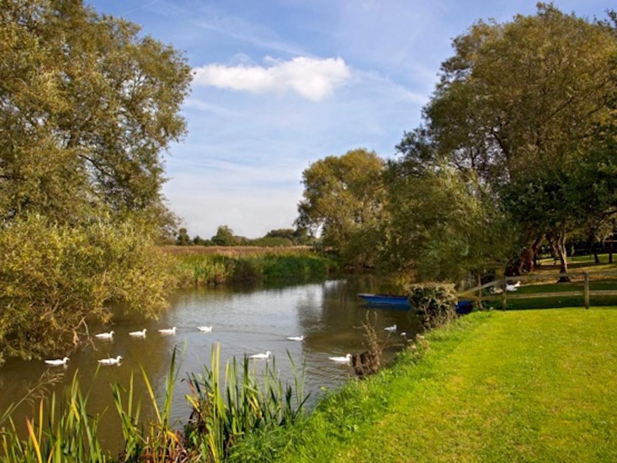 Cherbridge Lodges - Riverside Lodges, Short Lets อ็อกซ์ฟอร์ด ภายนอก รูปภาพ