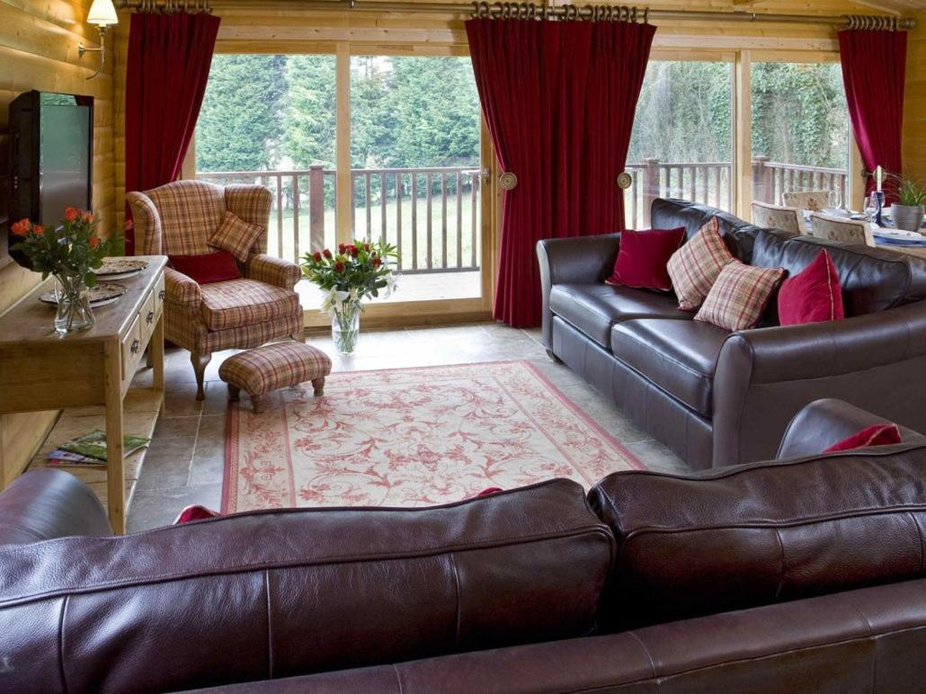 Cherbridge Lodges - Riverside Lodges, Short Lets อ็อกซ์ฟอร์ด ภายนอก รูปภาพ